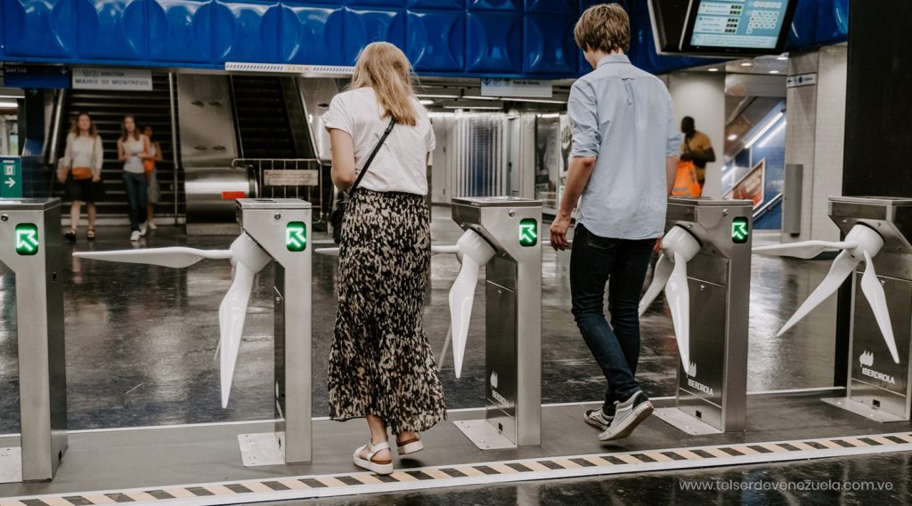 Metro de París con turbinas eólicas subterráneas